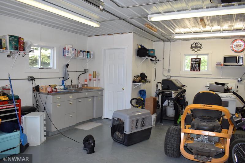 24 Baker St, Saint Hilaire, MN 56754