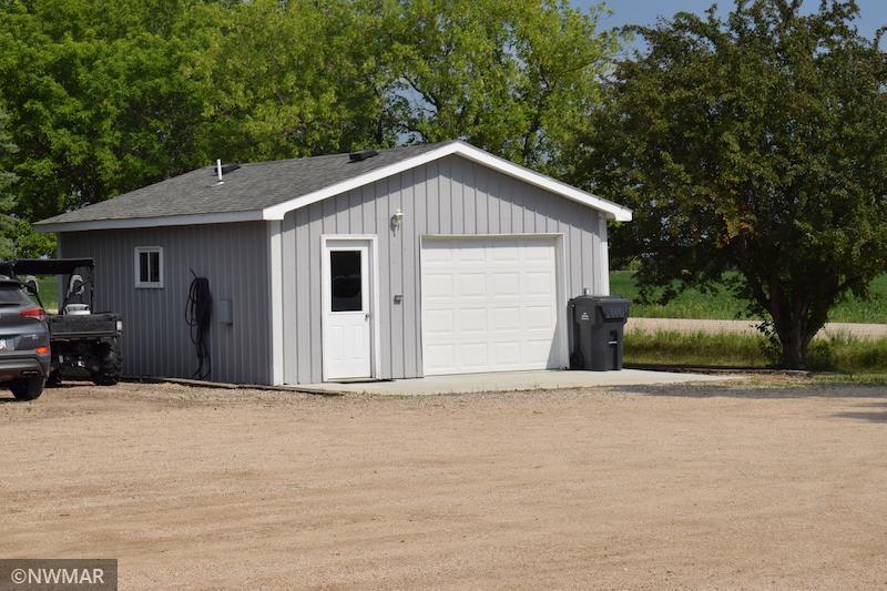 24 Baker St, Saint Hilaire, MN 56754