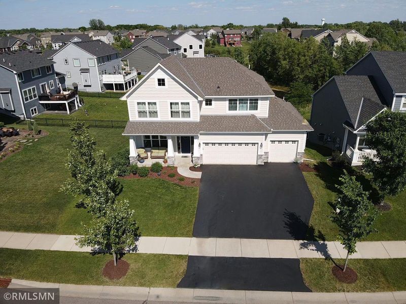 4025 Grand Chevalle Pw, Chaska, MN 55318