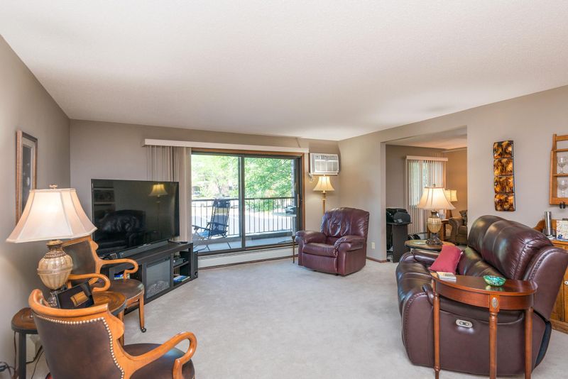 10451 Greenbrier Rd #108, Minnetonka, MN 55305