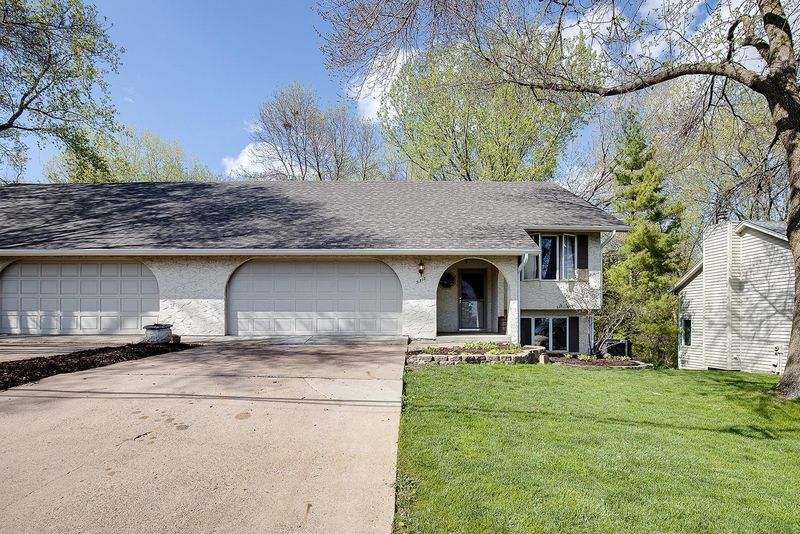 5312 W 70th St, Edina, MN 55439
