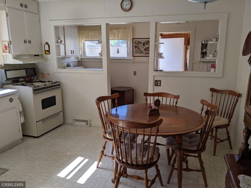 1015 8th St, International Falls, MN 56649