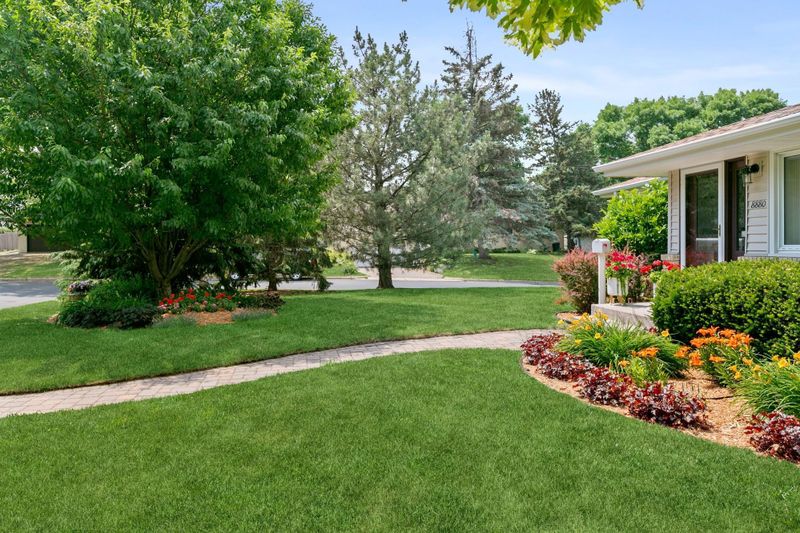 8880 Irving Ave S, Bloomington, MN 55431