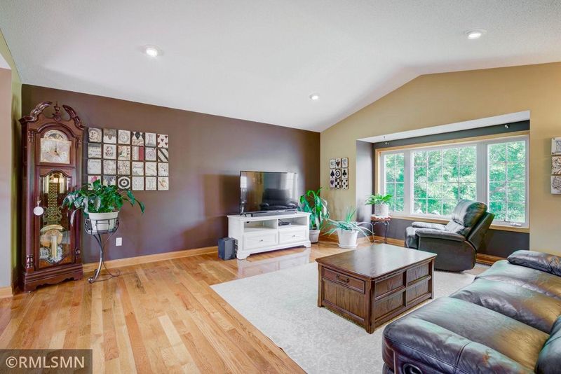 1869 Niagara St, Waconia, MN 55387