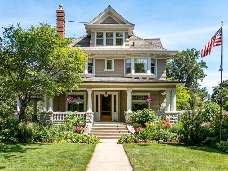 1515 Summit Ave, Saint Paul, MN 55105