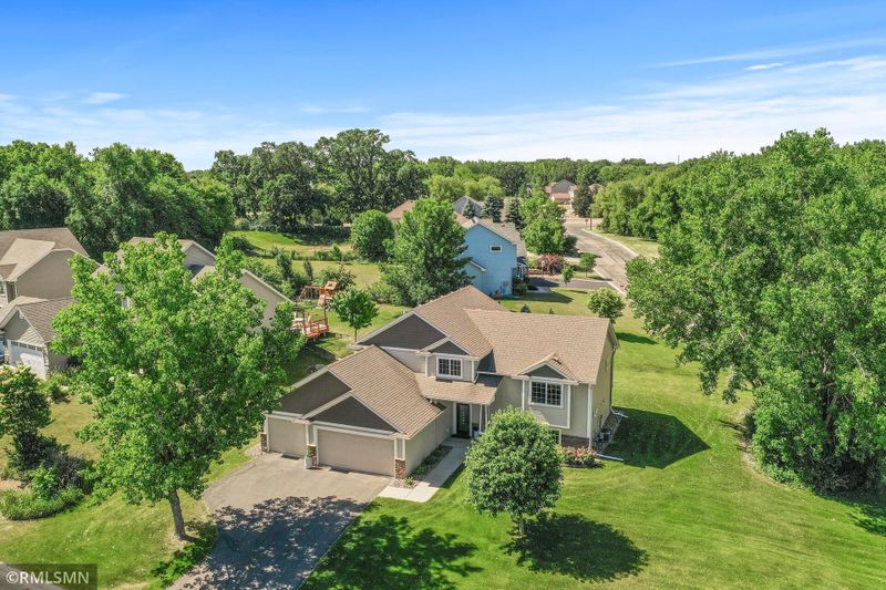 7245 Taylor Dr, Savage, MN 55378