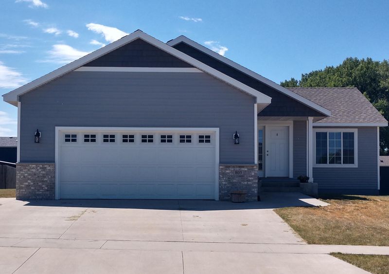 803 6th Ave NE, Kasson, MN 55944