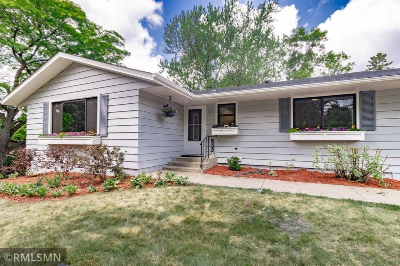 2395 Elm Dr, White Bear Lake, MN 55110
