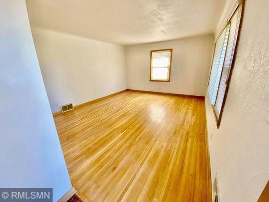 139 Macarthur St W, South Saint Paul, MN 55075