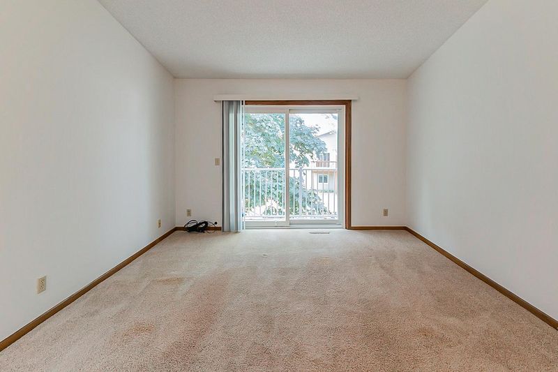 736 Parkside Dr #736F, Vadnais Heights, MN 55127
