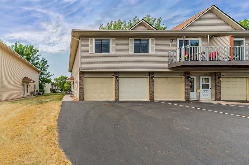 736 Parkside Dr #736F, Vadnais Heights, MN 55127