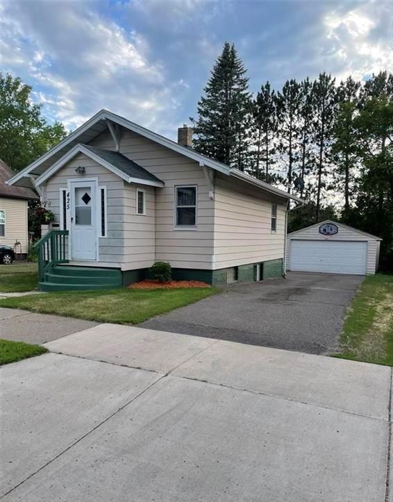 425 3rd St, Cloquet, MN 55720