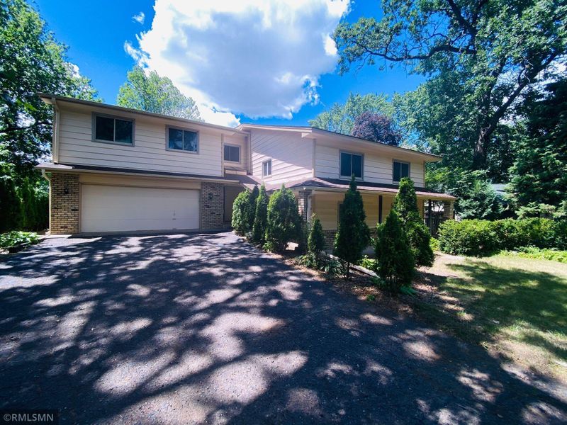 7433 Edgewood Ave N, Brooklyn Park, MN 55428