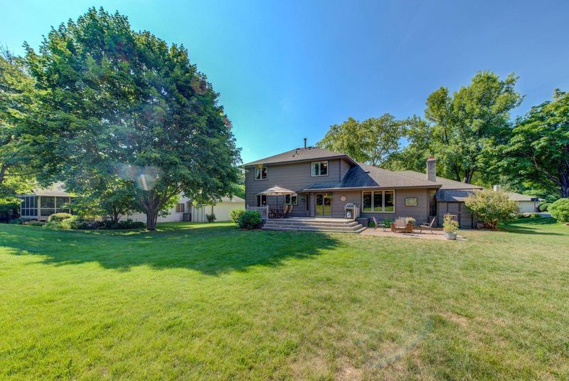 108 Interlachen Rd, Burnsville, MN 55306