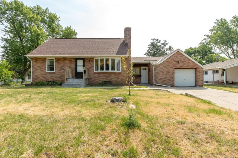 5126 Drew Ave N, Brooklyn Center, MN 55429