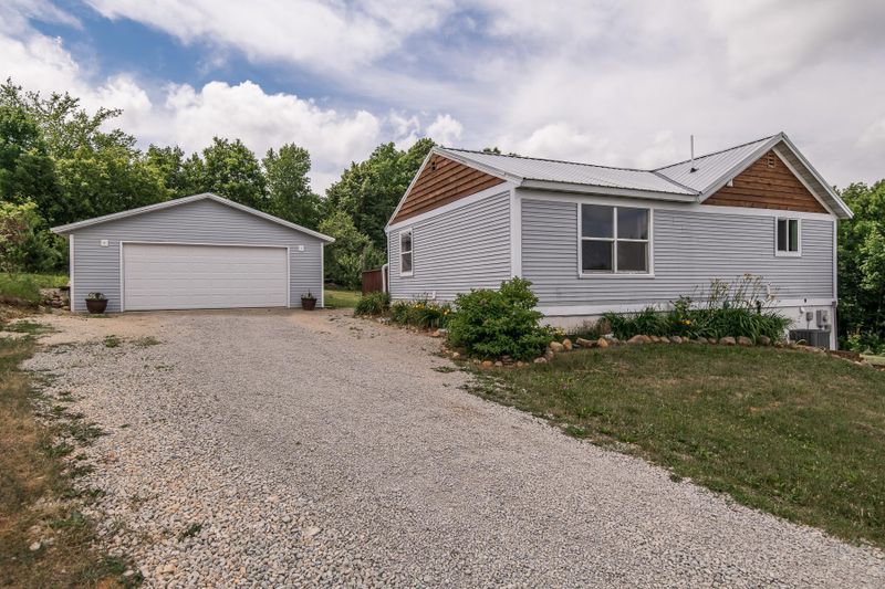60398 209th Ave, Dodge Center, MN 55927
