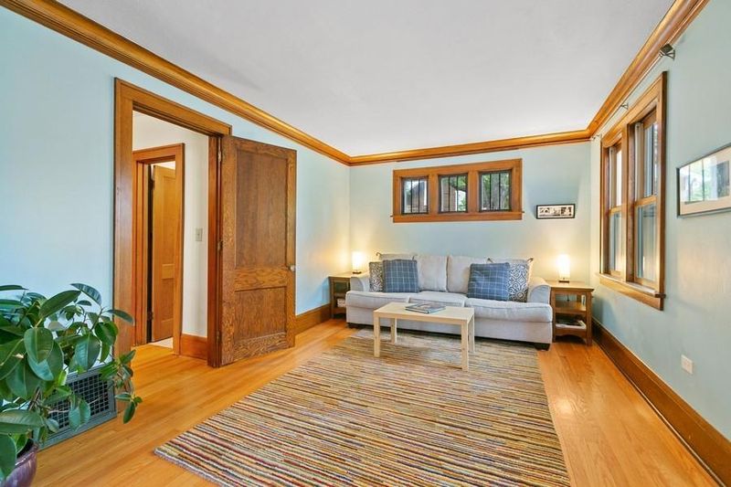 927 Dodd Rd, West Saint Paul, MN 55118