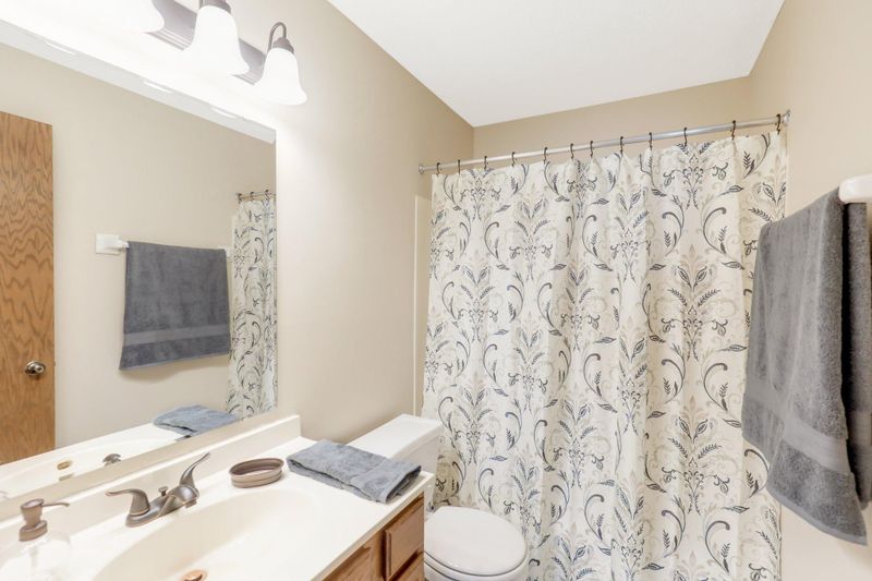 1011 41st Ave NE #204, Columbia Heights, MN 55421