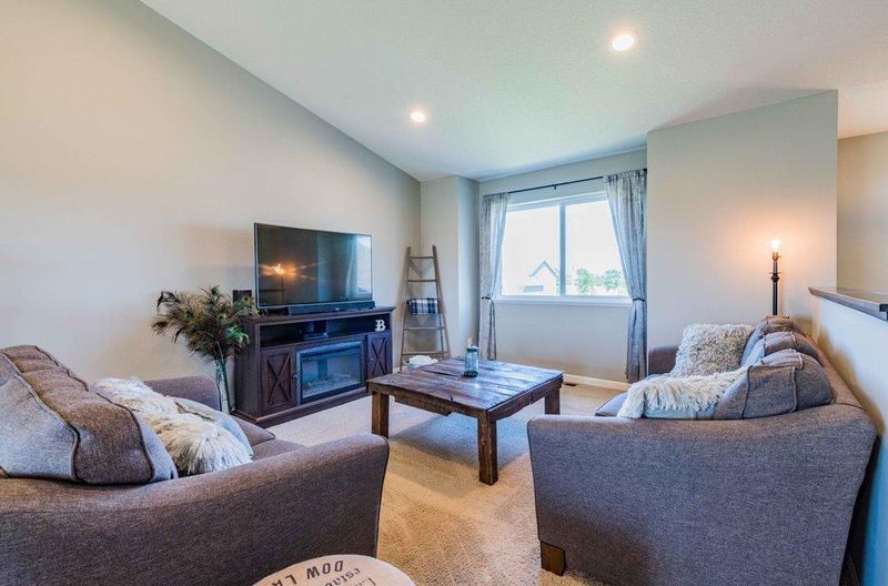 1204 Mulberry Ave NE, Montgomery, MN 56069