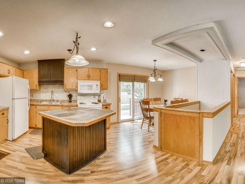 14821 Hillcrest Rd SE, Becker, MN 55308