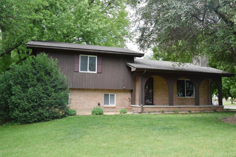 10 Fairway Pl, Owatonna, MN 55060