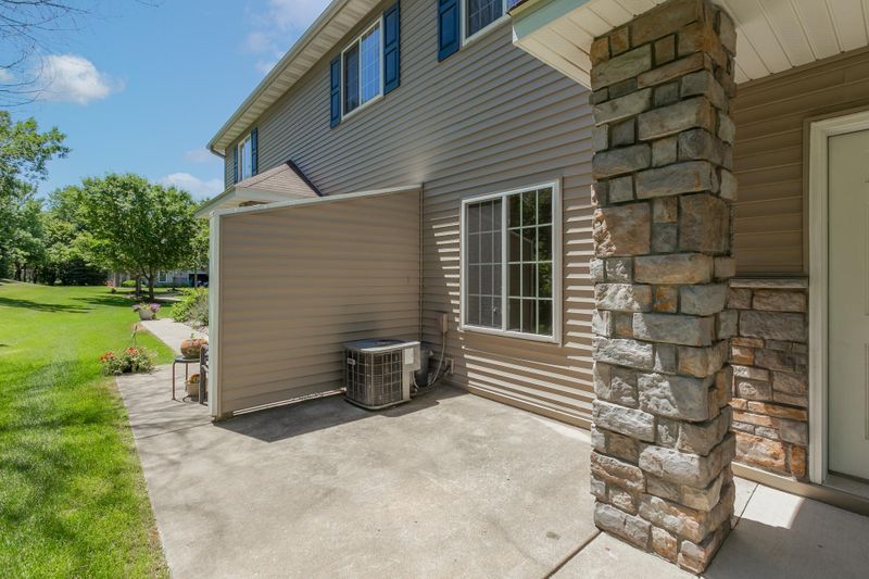 3322 Jansen Way, Vadnais Heights, MN 55127