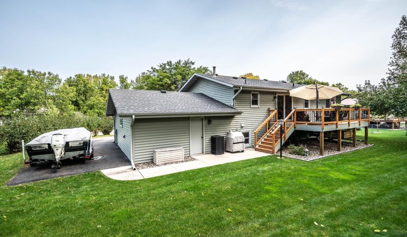 1386 Cosmos Ln, Eagan, MN 55123