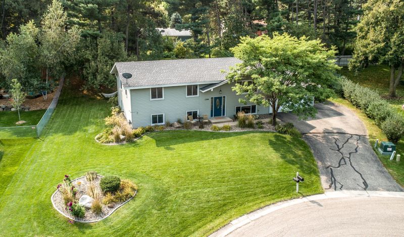 1386 Cosmos Ln, Eagan, MN 55123
