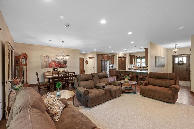 6607 Craig Ave SW, Waverly, MN 55390