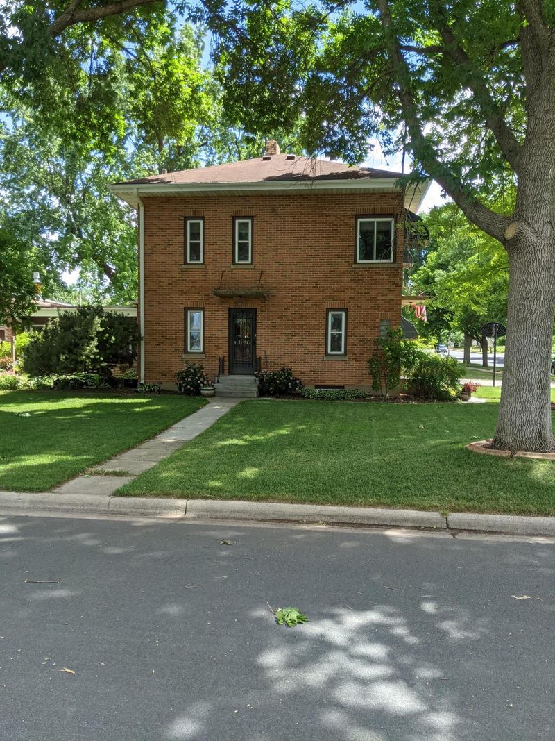 703 Lewis St, Shakopee, MN 55379