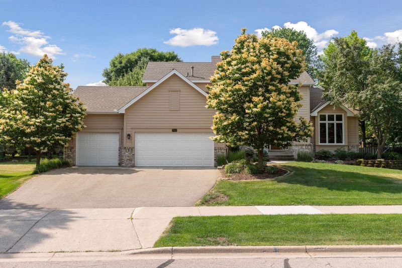 7021 W 113th St, Bloomington, MN 55438