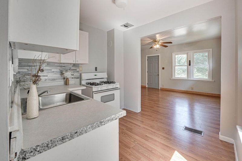 1674 York Ave, Saint Paul, MN 55106