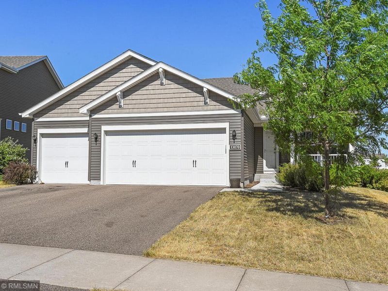 13870 Adelle Ave, Rosemount, MN 55068