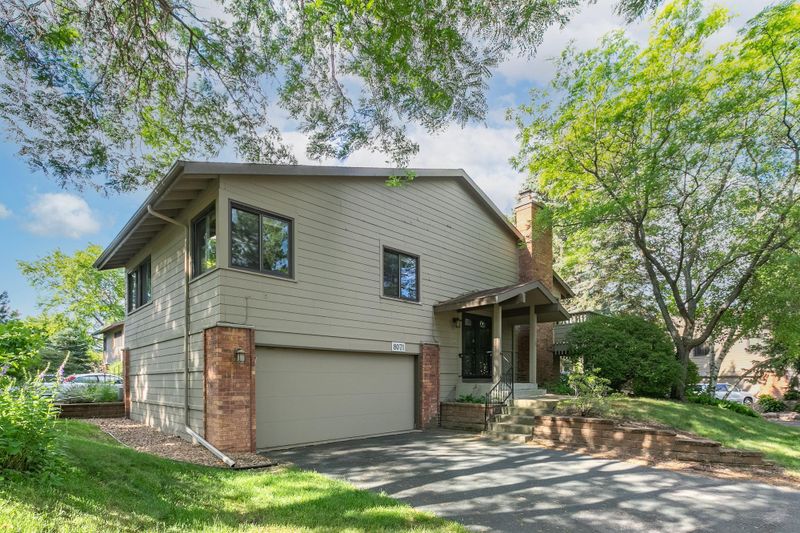 8071 Timber Lake Dr, Eden Prairie, MN 55347
