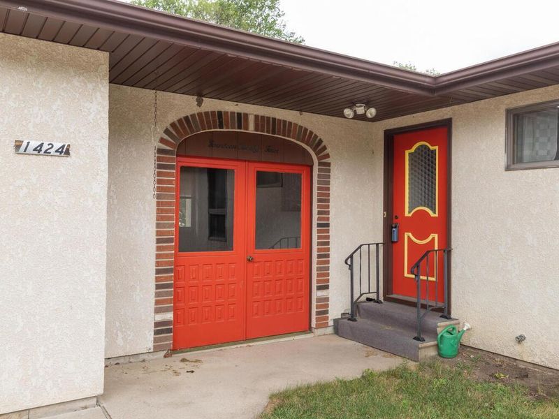 1424 Sunset Dr, Saint Charles, MN 55972