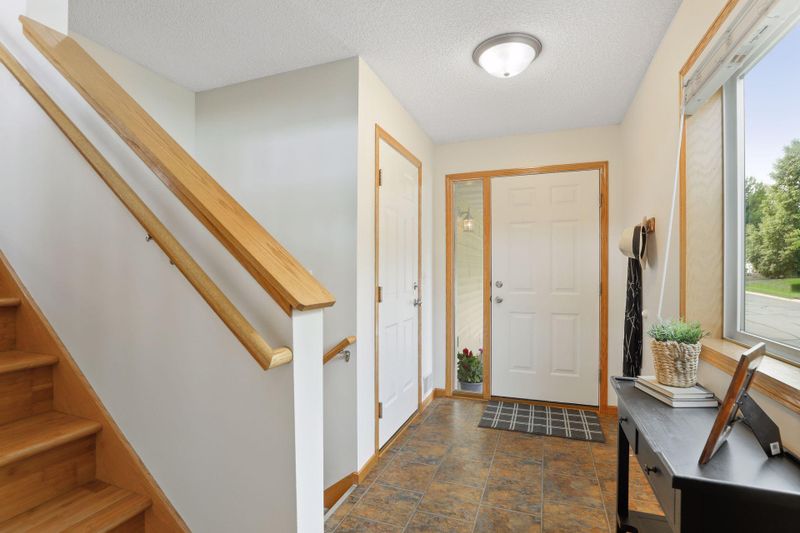 7328 Braden Trl, Inver Grove Heights, MN 55076