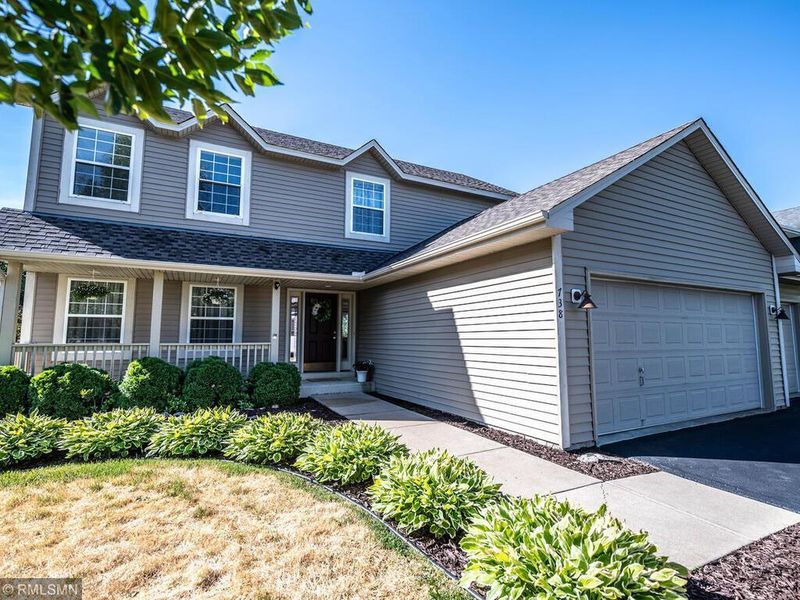 738 Riesgraf Rd, Carver, MN 55315
