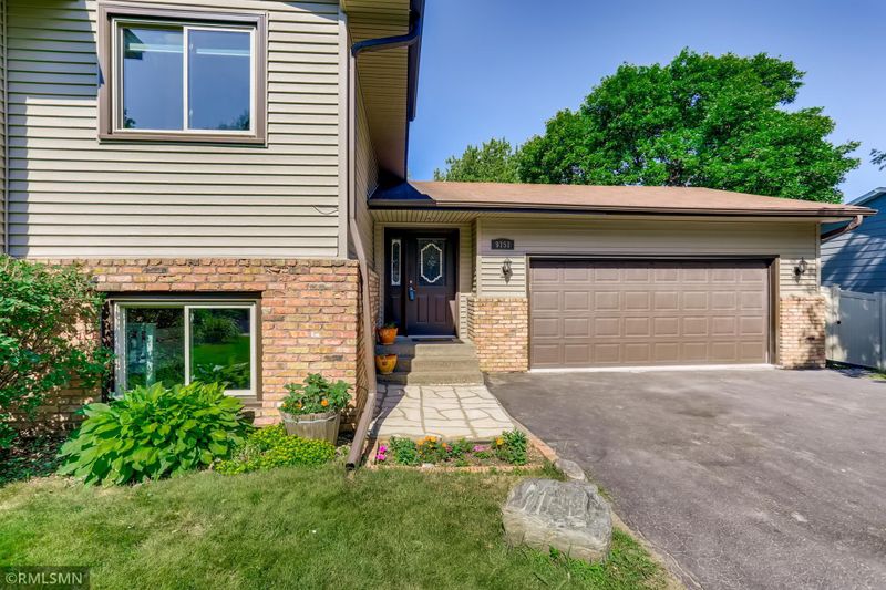 9151 Kirkwood Ln N, Maple Grove, MN 55369