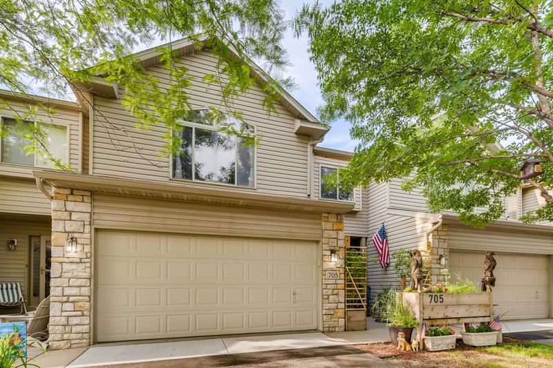705 Bradbury Cir, Jordan, MN 55352