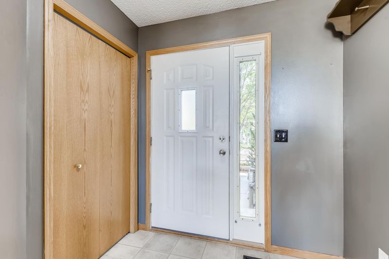 705 Bradbury Cir, Jordan, MN 55352