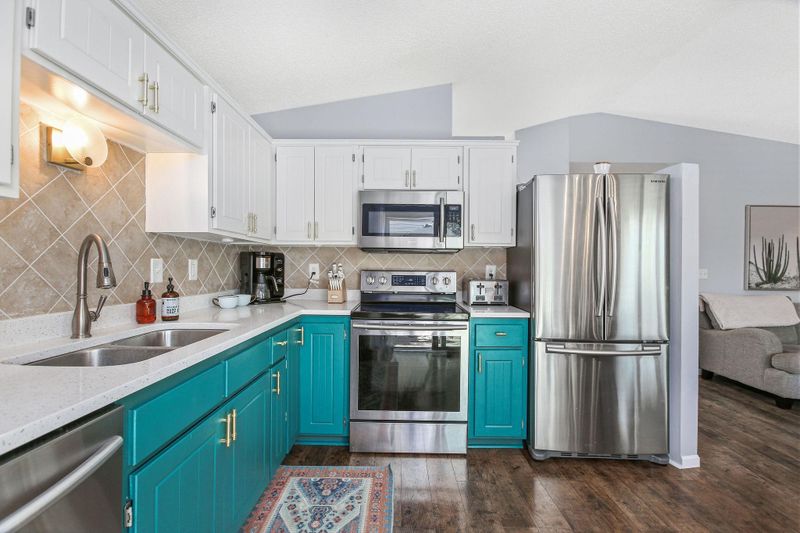 5534 Knoll Dr, Shoreview, MN 55126