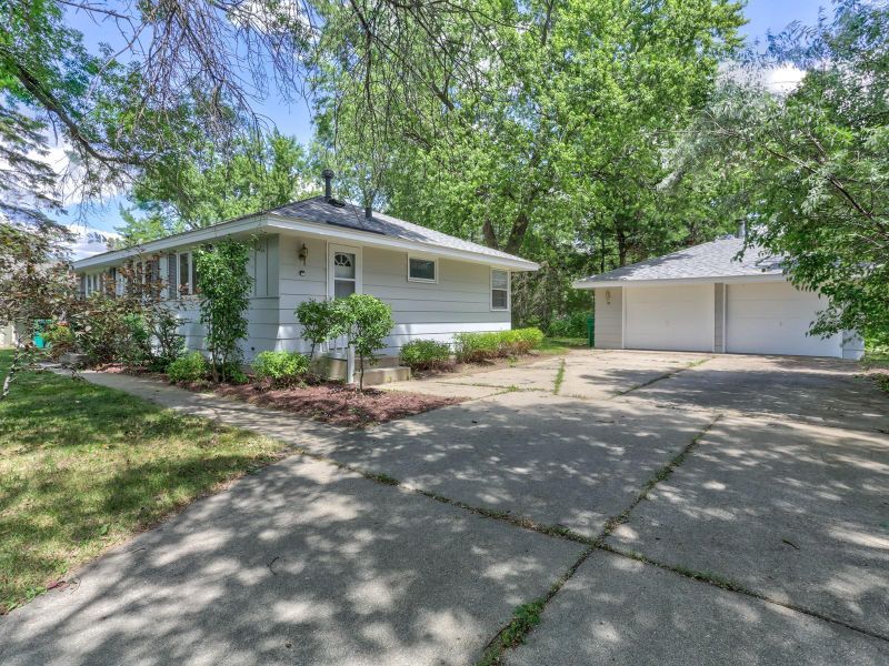 8349 Chowen Ave S, Minneapolis, MN 55431