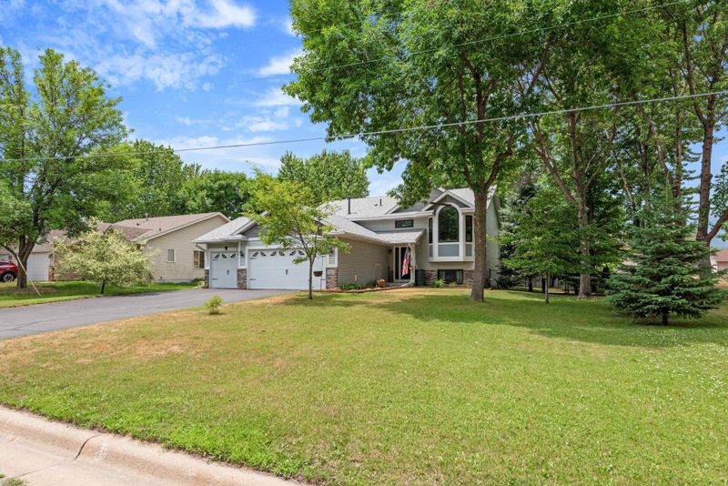 8552 Edison St NE, Blaine, MN 55449