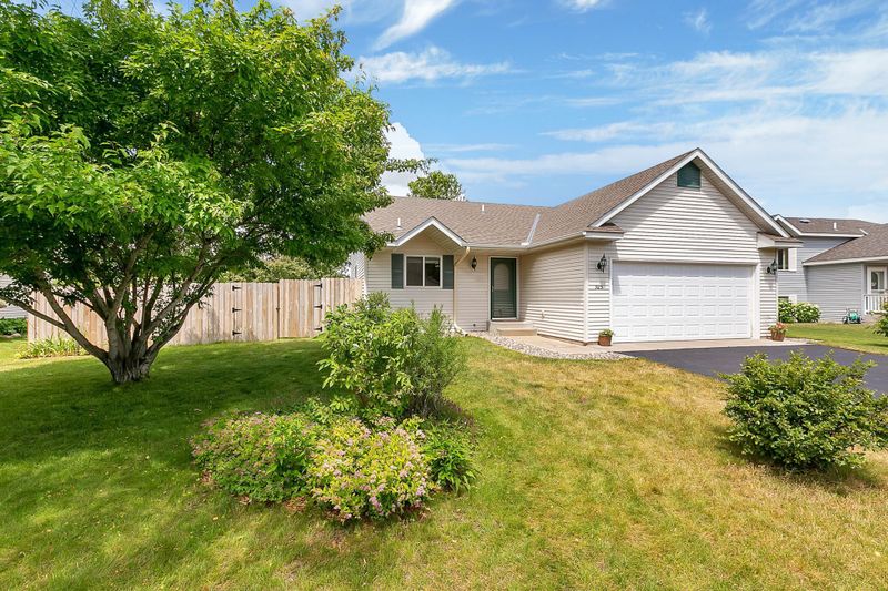 925 Sierra Ln, Saint Cloud, MN 56303