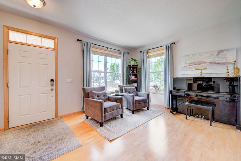 2626 Clover Field Cir, Chaska, MN 55318