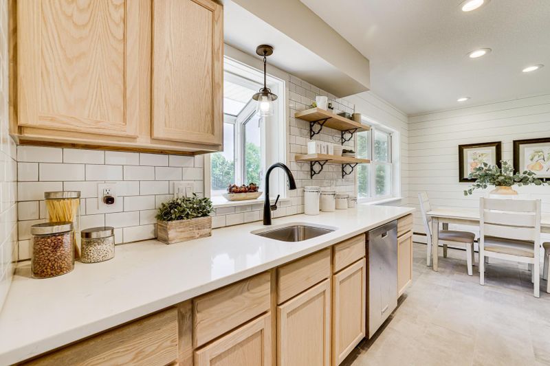 15526 Old Brick Yard Rd, Shakopee, MN 55379
