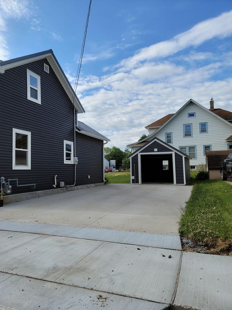 506 Whitewater Ave, Saint Charles, MN 55972