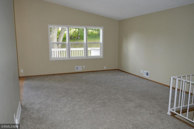 2705 Dana Dr, Burnsville, MN 55337