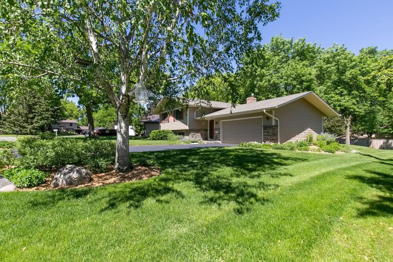 7135 Quail Cir, Eden Prairie, MN 55346