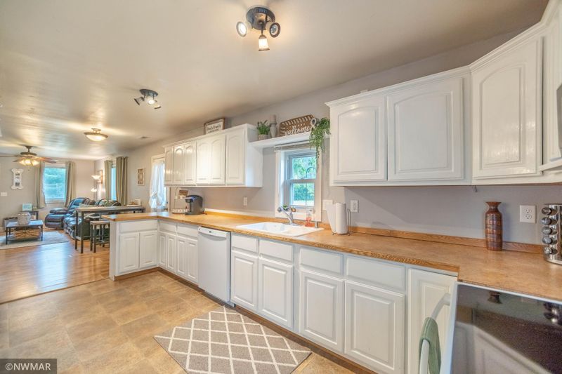 702 14th St NW, Bemidji, MN 56601